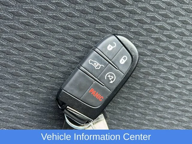 Used 2022 Bright White Clea Jeep Latitude image 31