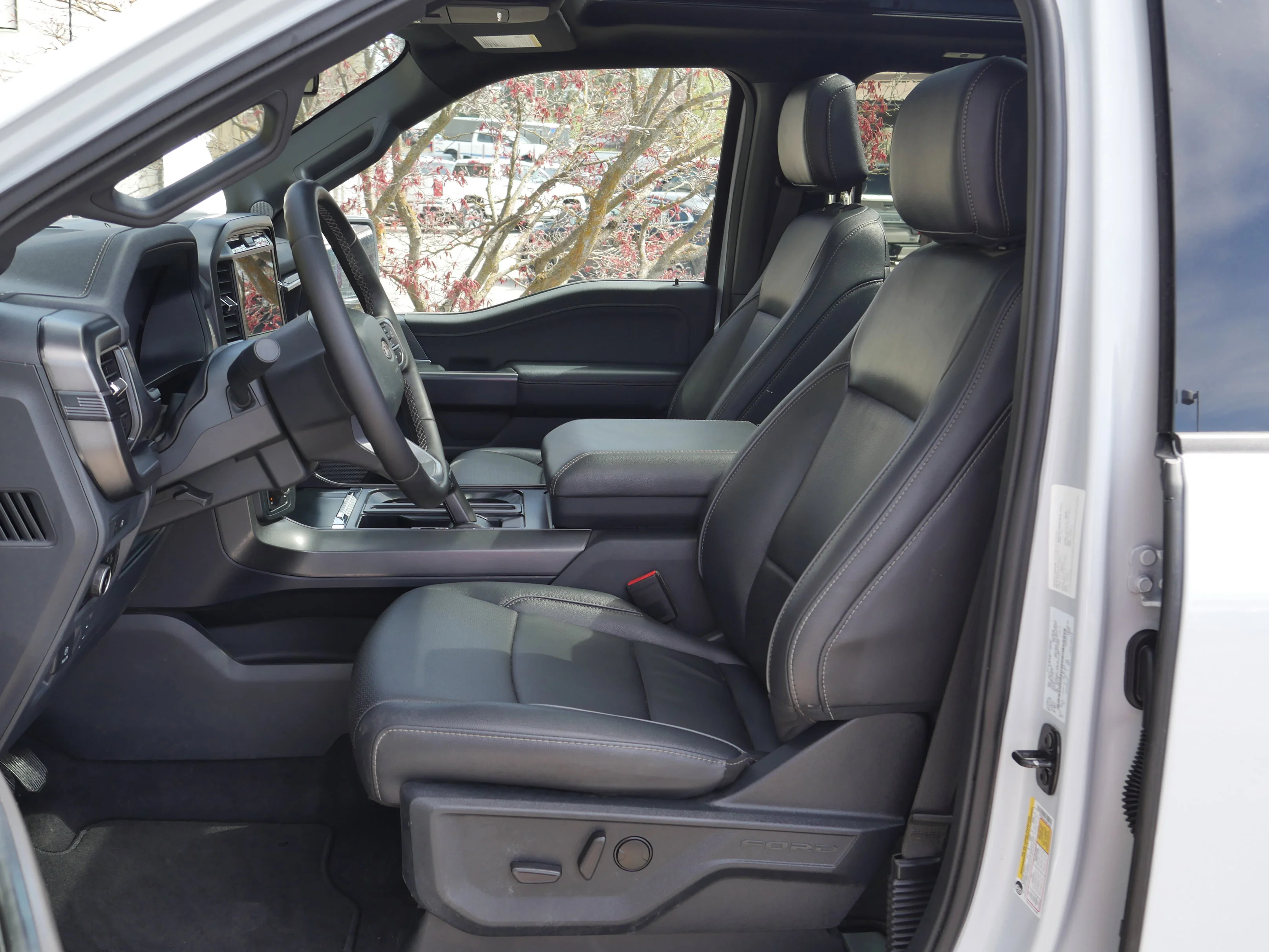 Certified Used 2025 Space White Metallic Ford LARIAT image 3