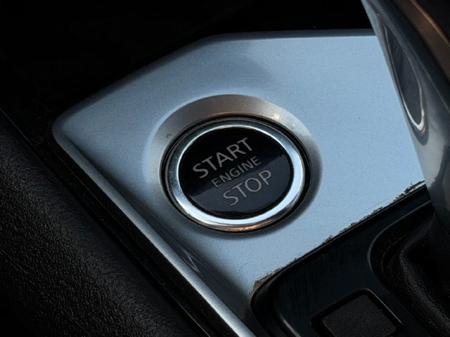 Used 2022 Red Nissan 2.5 SV image 25