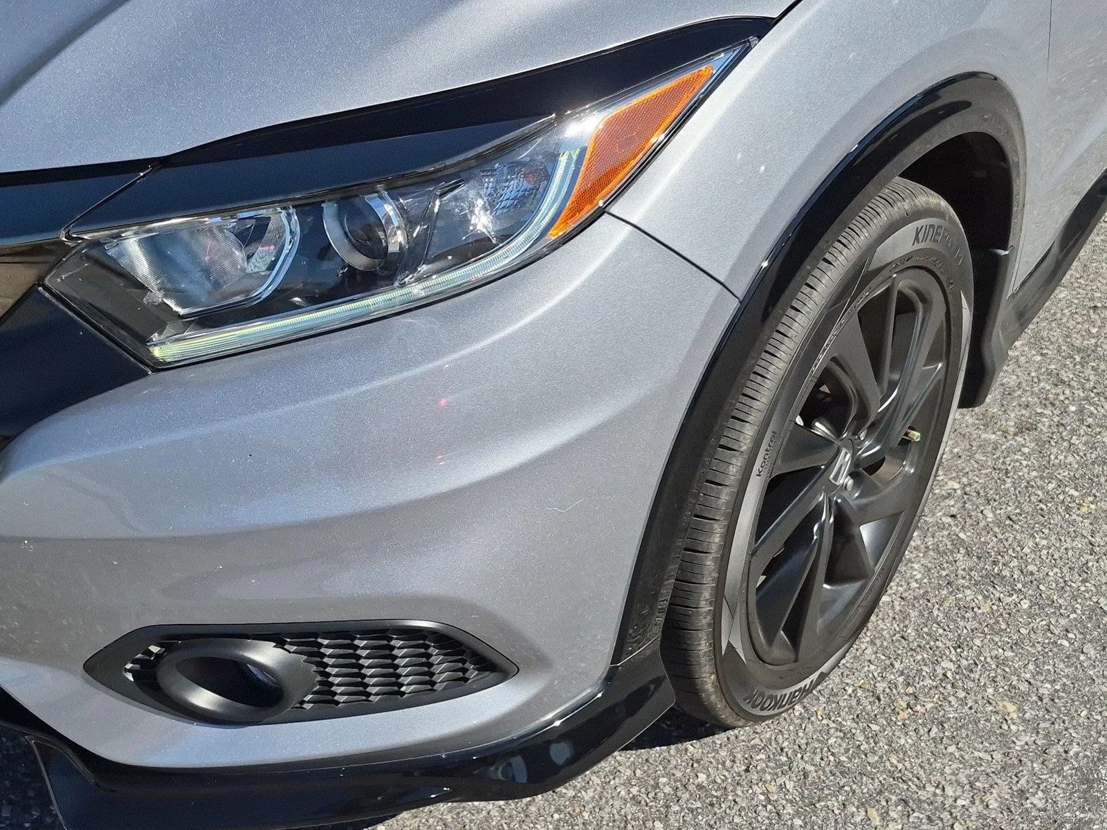 Used 2022 LUNAR SILVER METALLIC Honda SPORT image 9