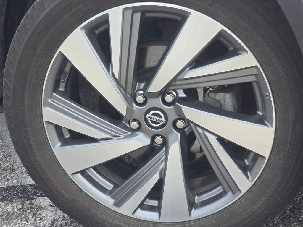 Used 2020 Cayenne Red Metallic Nissan SL image 9