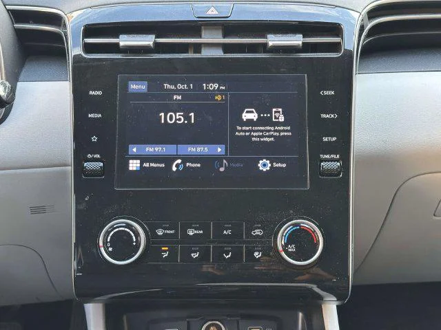 Used 2024 Black Pearl Hyundai SE image 13