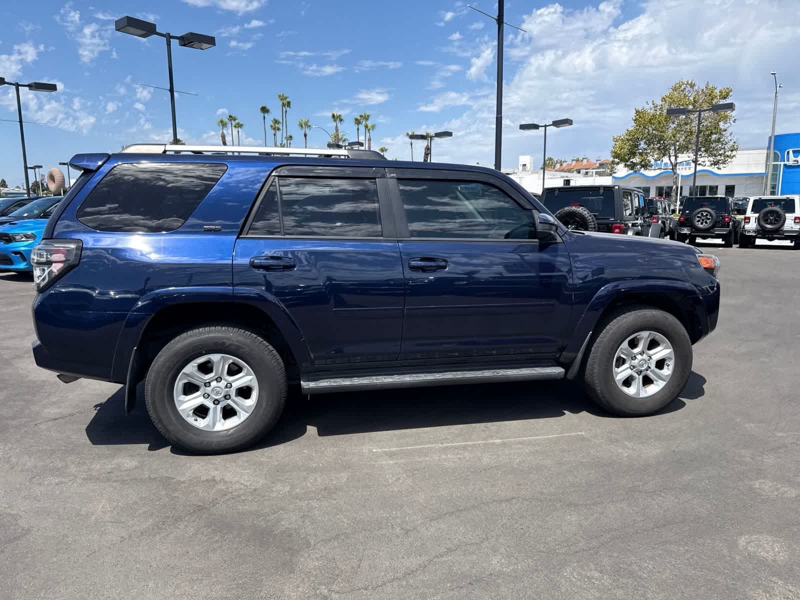 Used 2020 Nautical Blue Metallic Toyota SR5 image 13