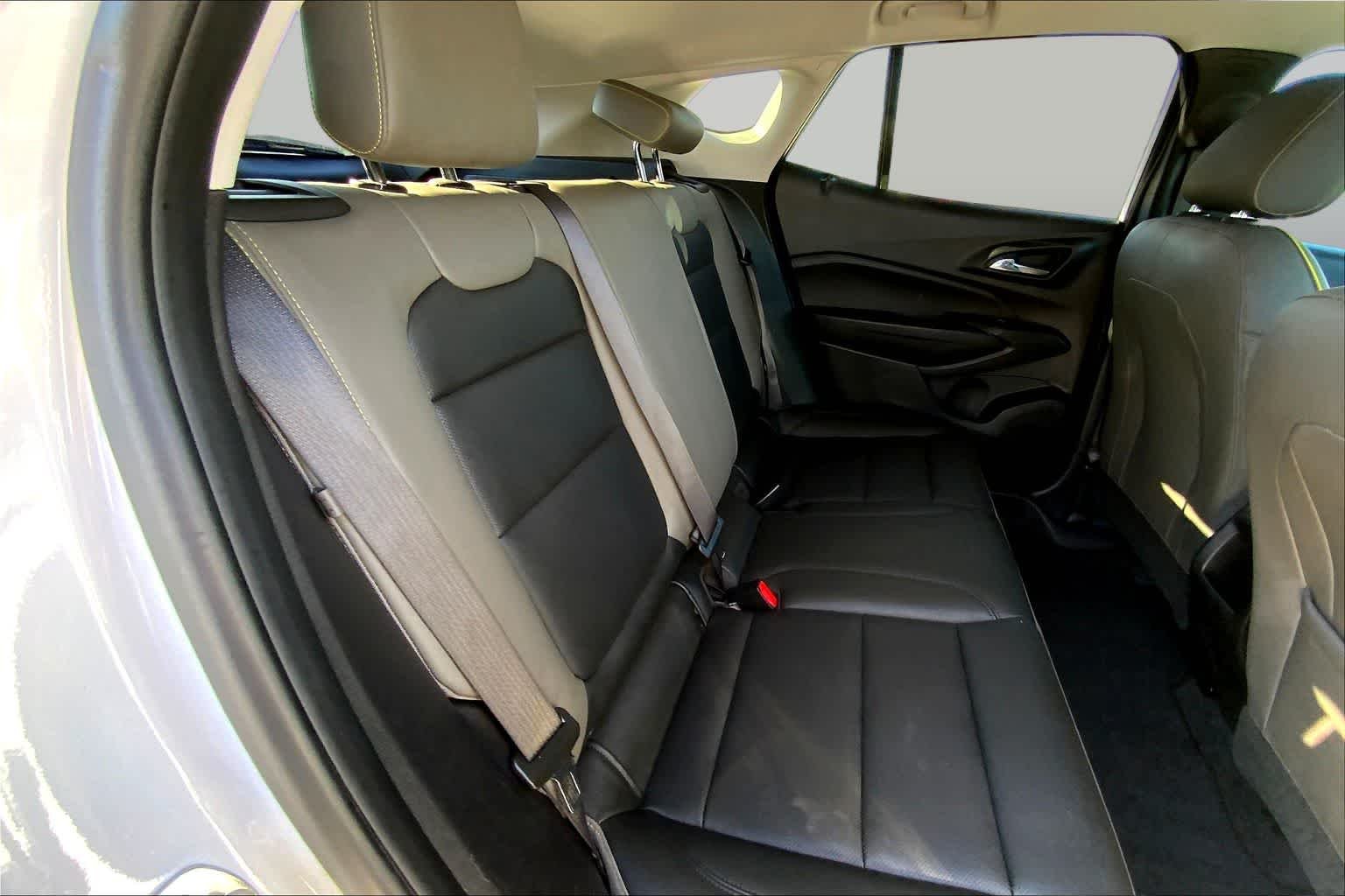 Used 2025 Summit White Chevrolet ACTIV image 20