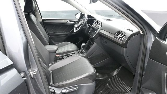 Used 2022 Gray Volkswagen 2.0T SE image 9