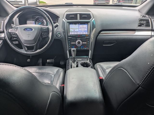 Used 2017 Red Ford Limited image 26