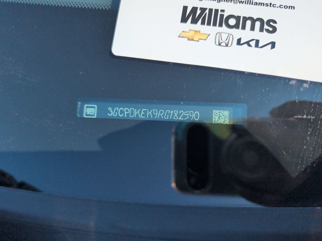 Used 2024 Lakeshore Blue Metallic Chevrolet LT image 22