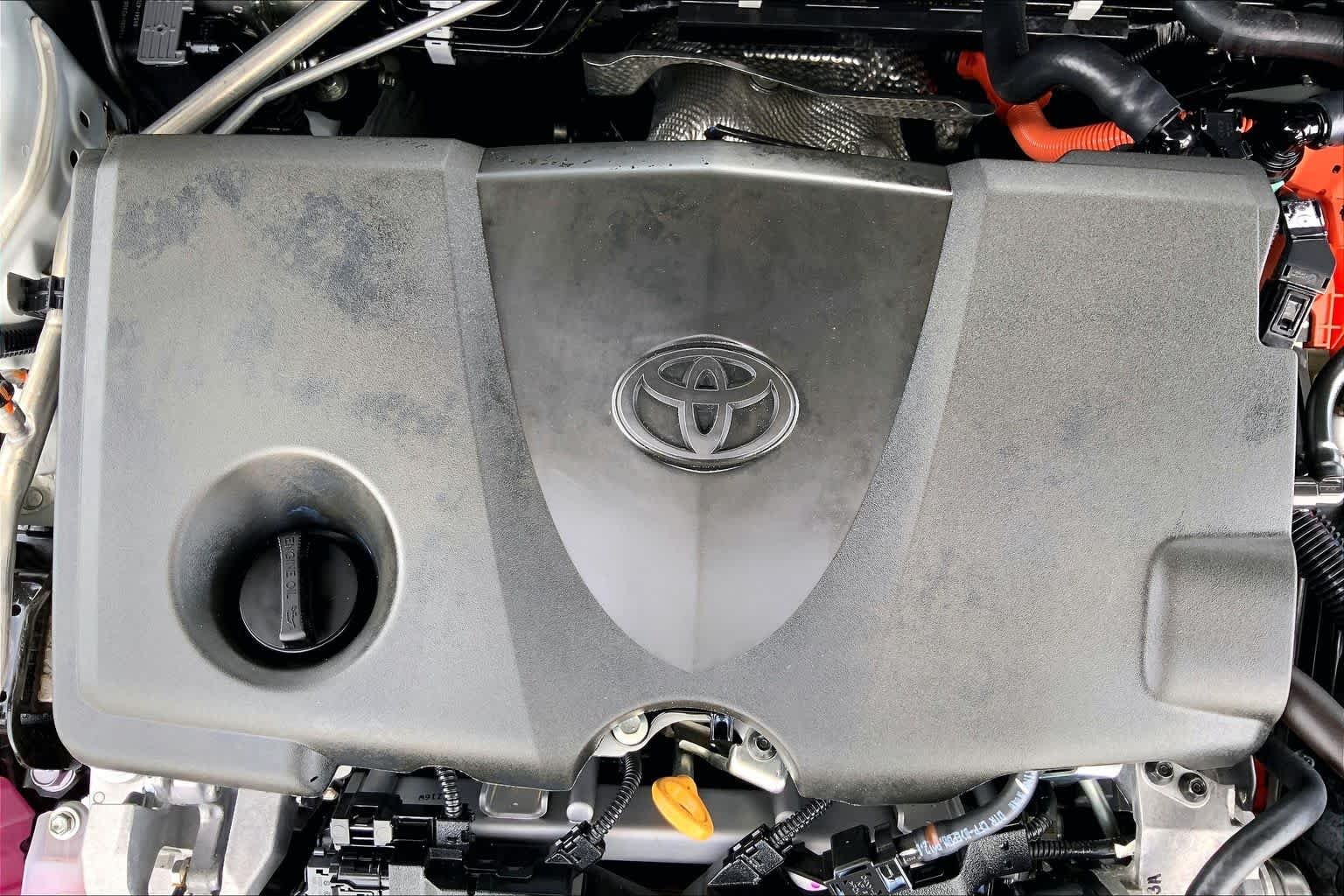Used 2025 Ice Cap Toyota SE image 32