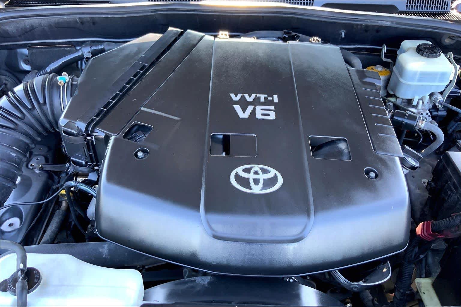 Used 2008 Galactic Gray Mica Toyota SR5 image 30