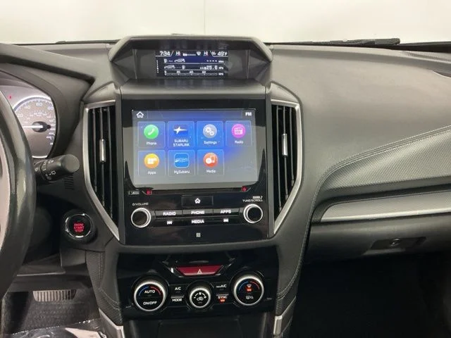 Used 2019 Crystal White Pearl Subaru Limited image 18