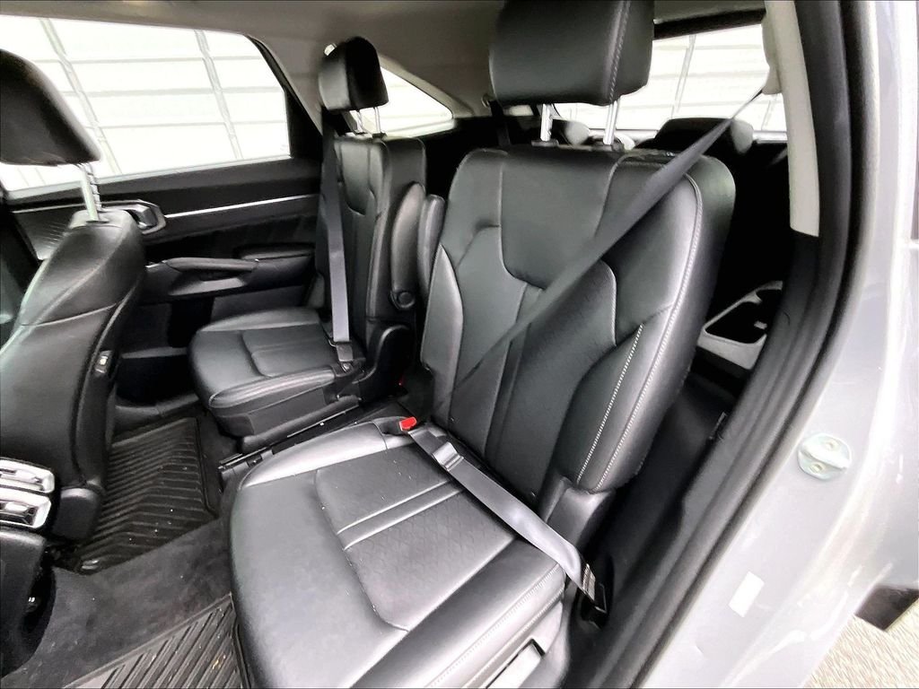 Used 2022 Wolf Gray Kia SX image 15