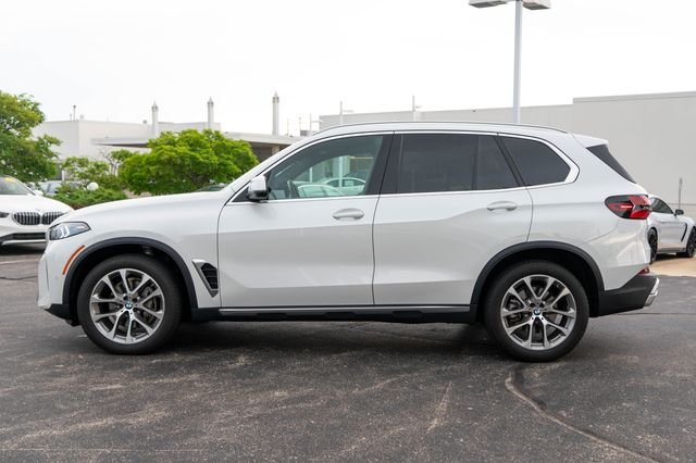 Certified Used 2024 Mineral White Metallic BMW xDrive40i image 2