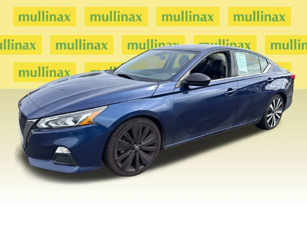 Used 2020 Blue Nissan 2.5 SR image 14