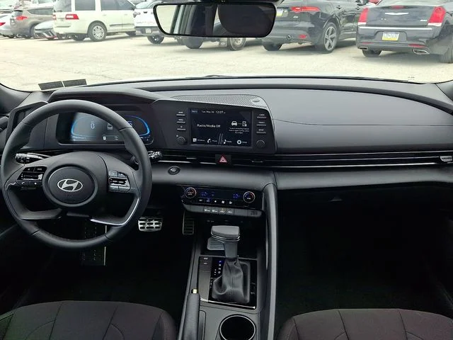 New 2026 White Hyundai SEL Sport image 10