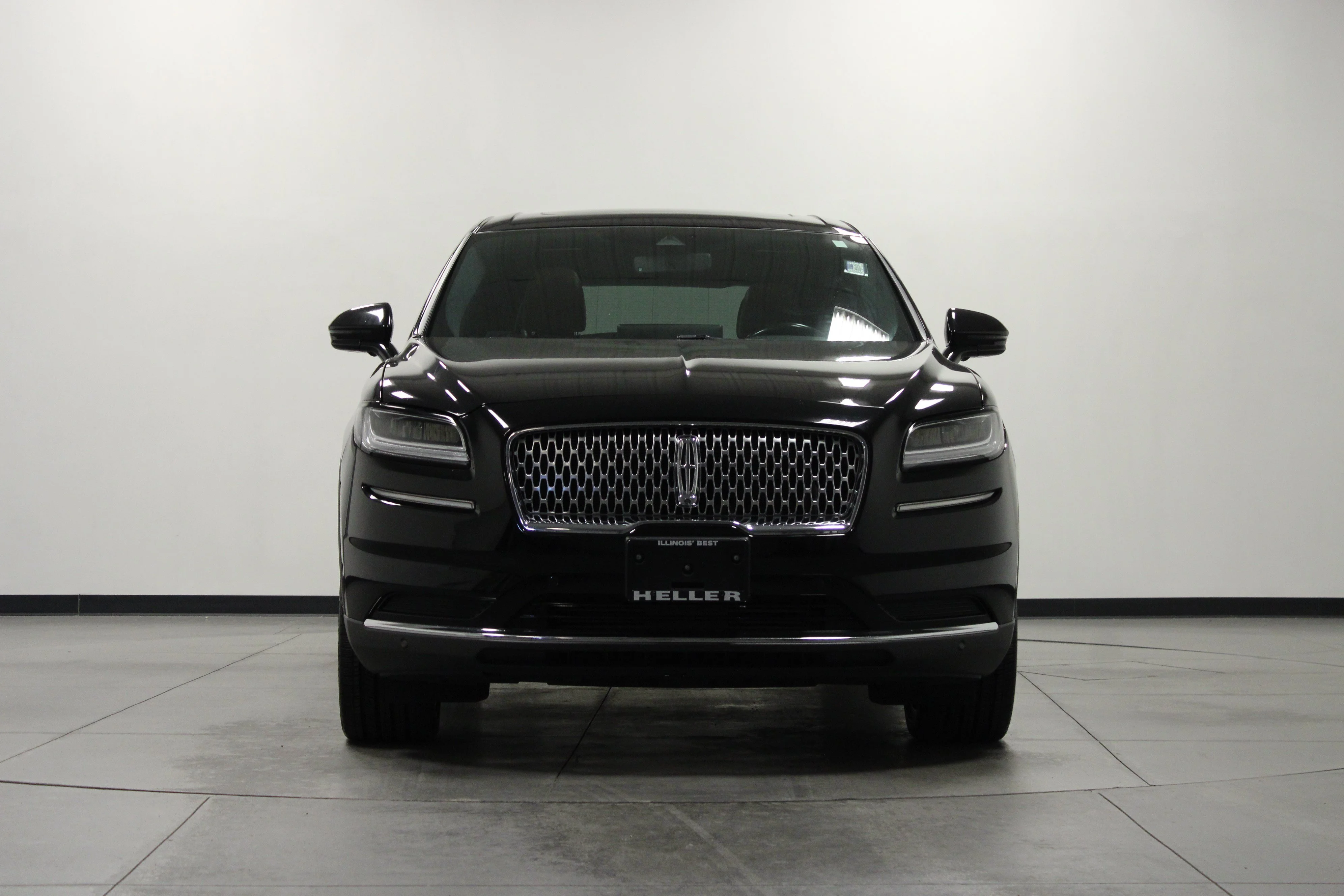 Used 2022 Infinite Black Metallic Clearcoat Lincoln Reserve image 9
