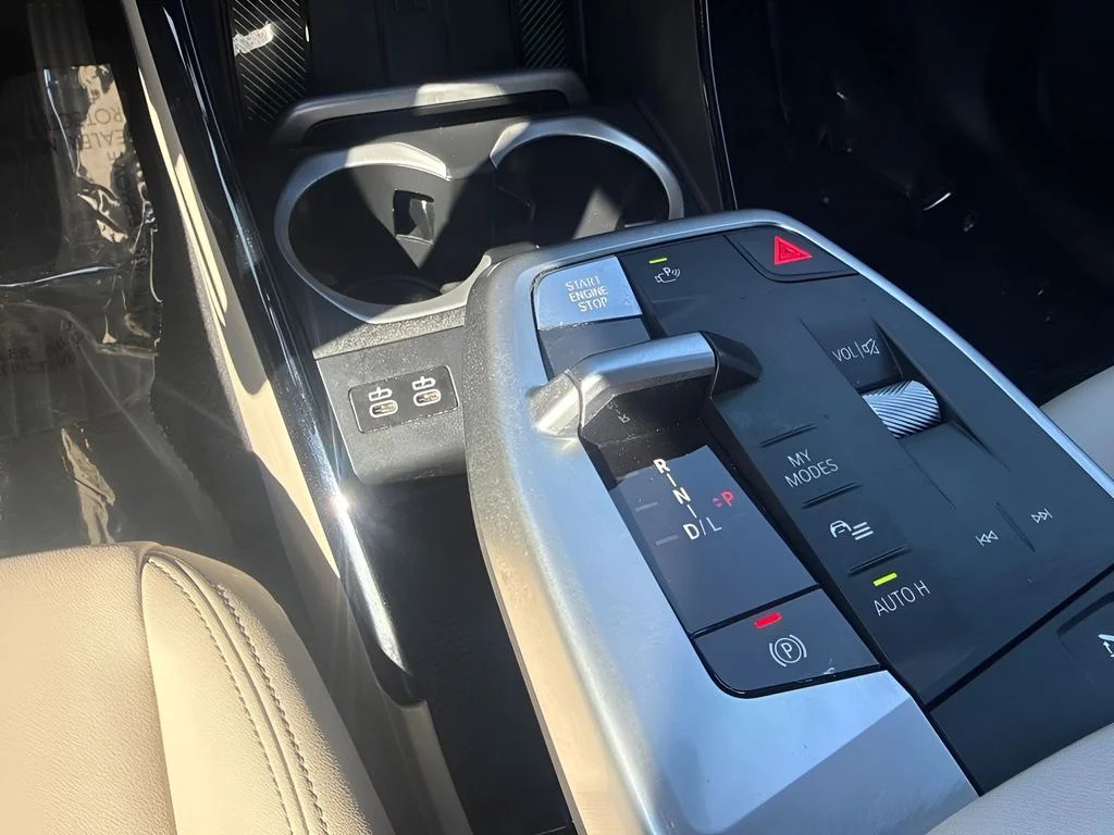 Used 2025 Gray BMW xDrive28i image 14