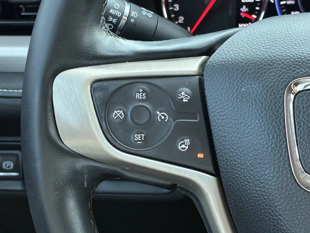 Used 2023 WHITE FROST TRICOAT GMC Denali image 32