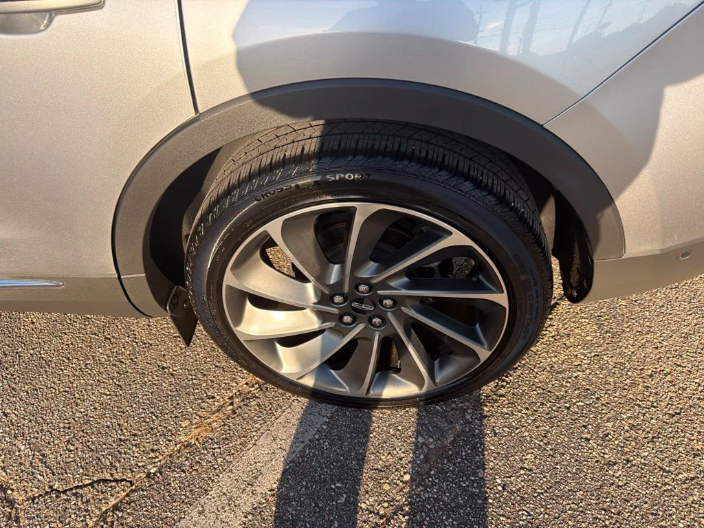 Used 2020 Wh Lincoln Reserve image 32
