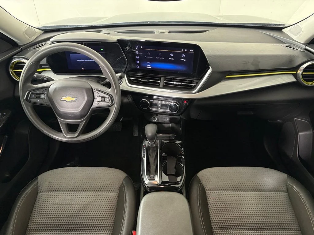 Used 2025 Gray Chevrolet LT image 32