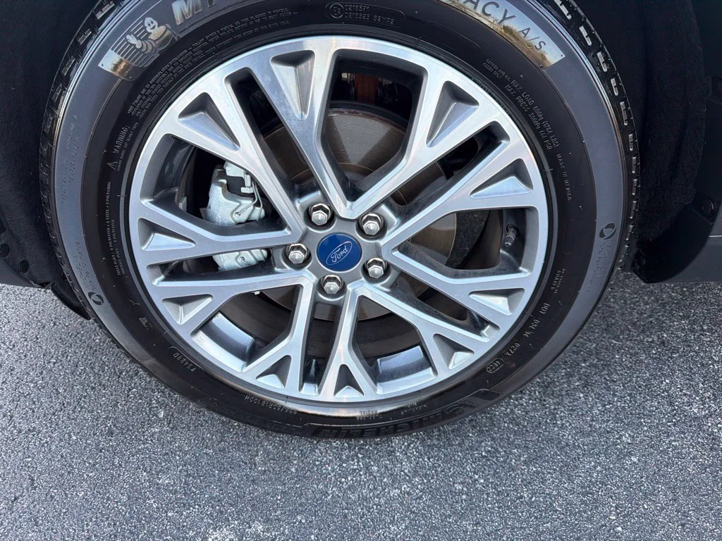 Used 2022 Blue Metallic Ford SEL image 8