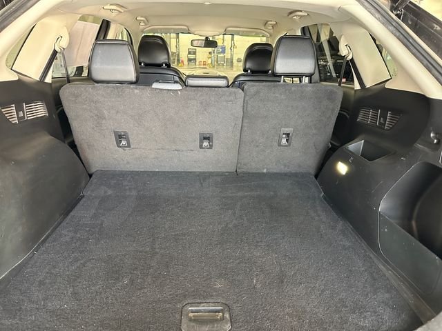 Used 2015  Ford SEL image 16
