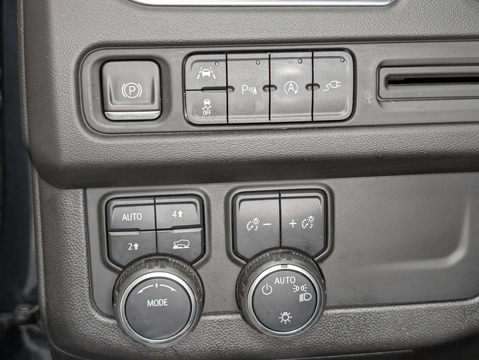 Used 2021 Shadow Gray Metallic Chevrolet RST image 39