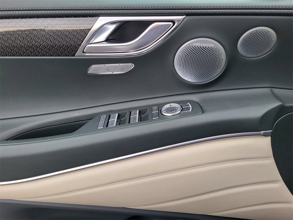 New 2026 Black Genesis 3.5T E-SC MHEV image 8