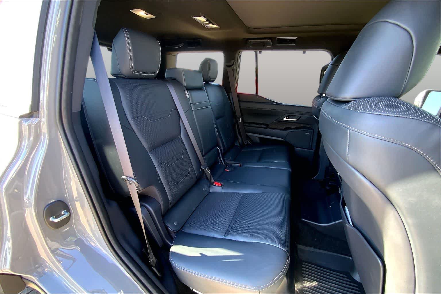 Used 2024 Incognito Lexus Luxury+ image 19