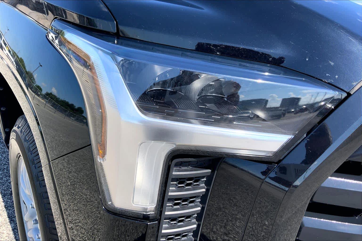 Used 2022 Midnight Black Metallic Toyota SR image 27