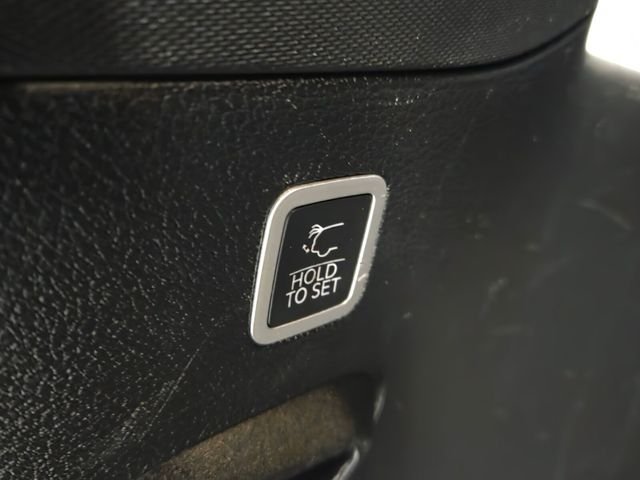 Used 2022 Red Jeep Series III image 14