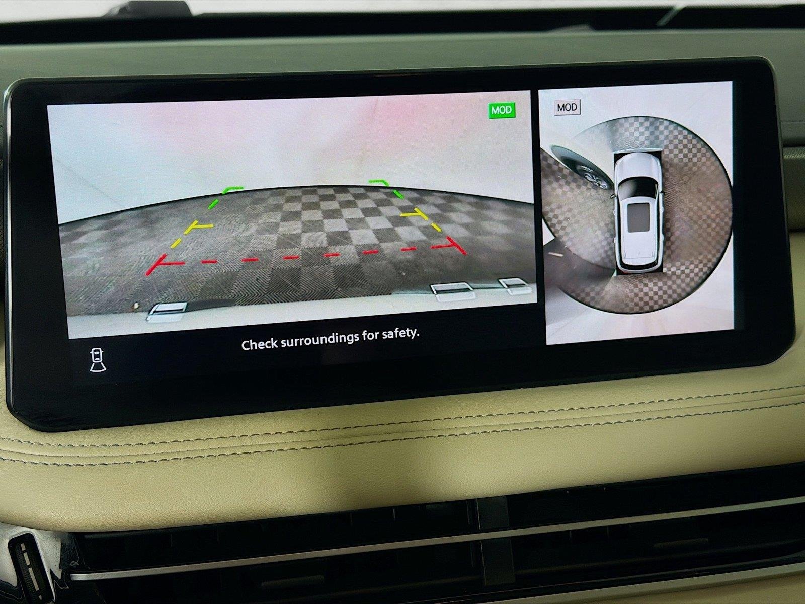 Used 2023 Majestic White INFINITI LUXE image 21