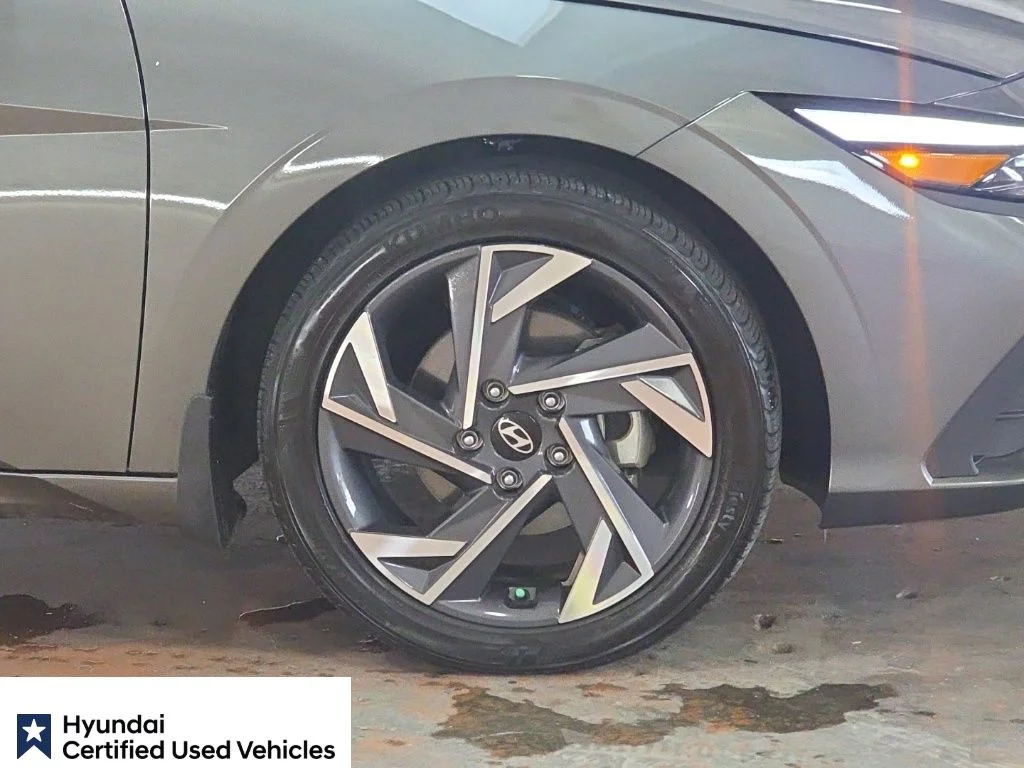 Certified Used 2025 Amazon Gray Hyundai SEL Sport image 8
