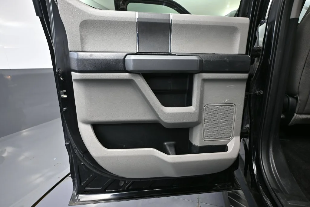 Used 2017 Black Ford XLT image 26