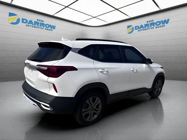 Used 2022 White Kia S image 6