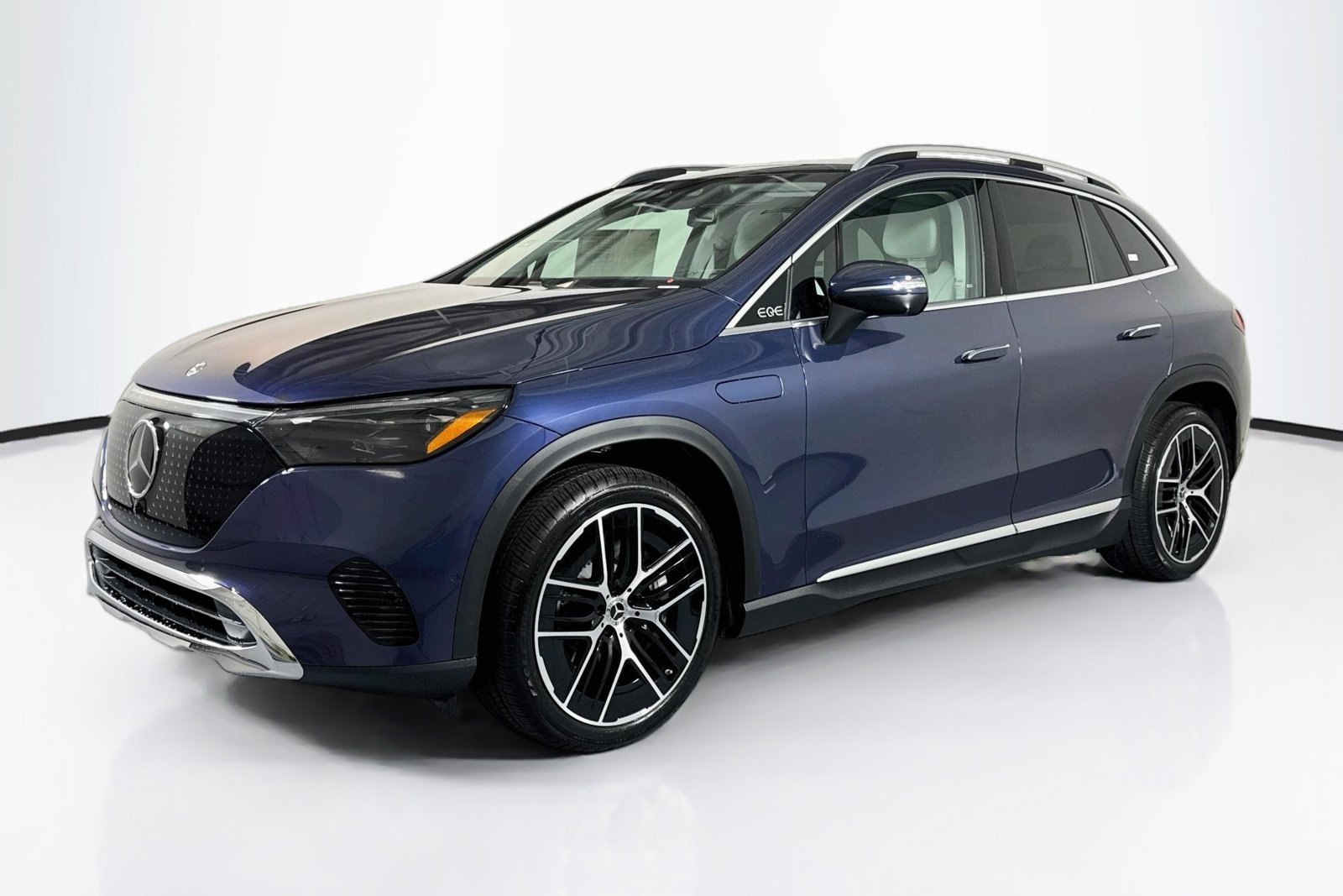 New 2027 Twilight Blue Metallic Mercedes-Benz EQE 320 image 1