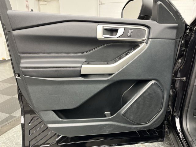 Used 2023 Agate Black Ford XLT image 9