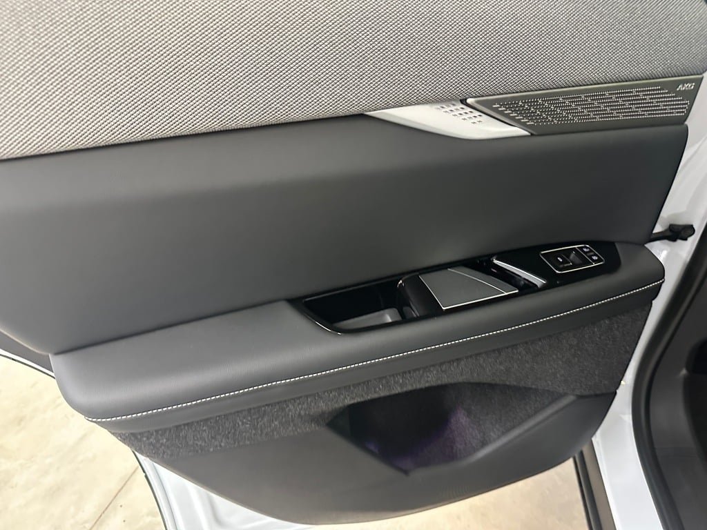 2027 Cadillac OPTIQ Premium Sport - Photo 18