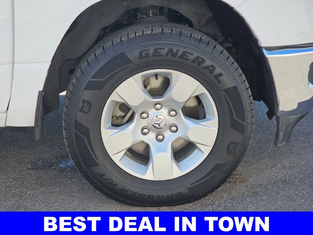 Used 2023 White Ram Big Horn/Lone Star image 38