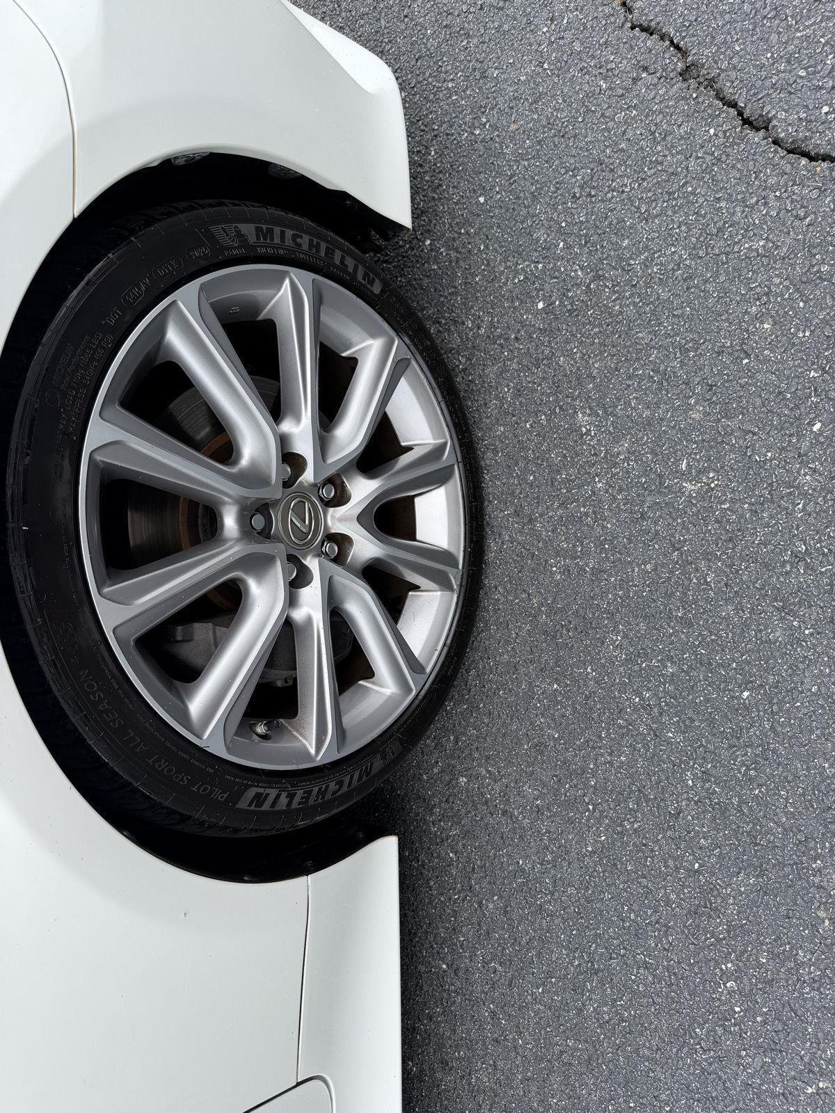 Used 2015 Starfire Pearl Lexus RWD image 35