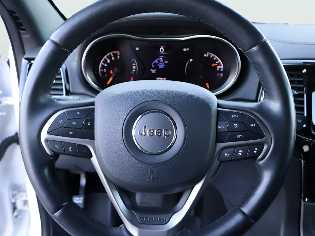 Used 2021 White Jeep High Altitude image 31