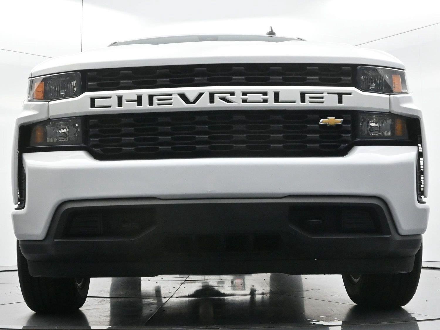 Used 2022 Summit White Chevrolet Custom image 42