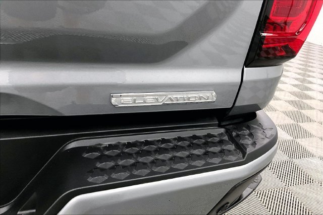 Used 2025 Sterling Metallic GMC Elevation image 9