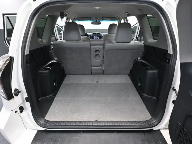 2012 Toyota RAV4 EV - Photo 34