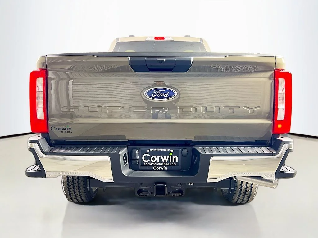 New 2026 Marsh Gray Ford XLT image 13