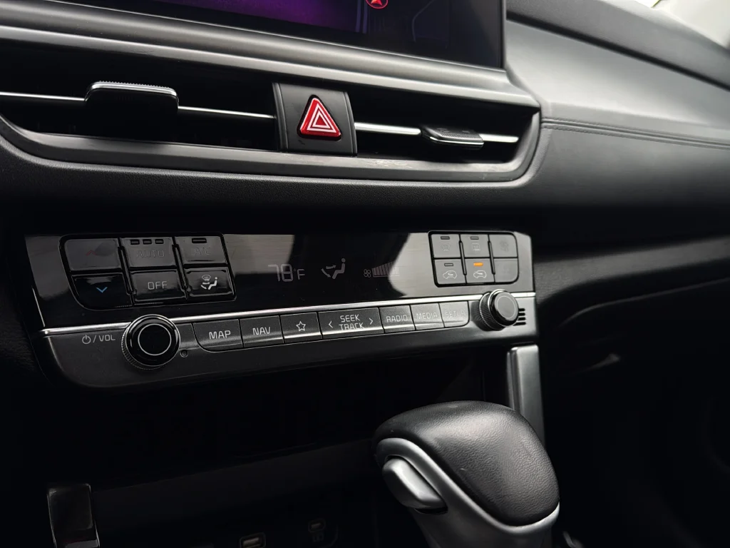 Used 2024 Pluton Blue Kia SX image 18