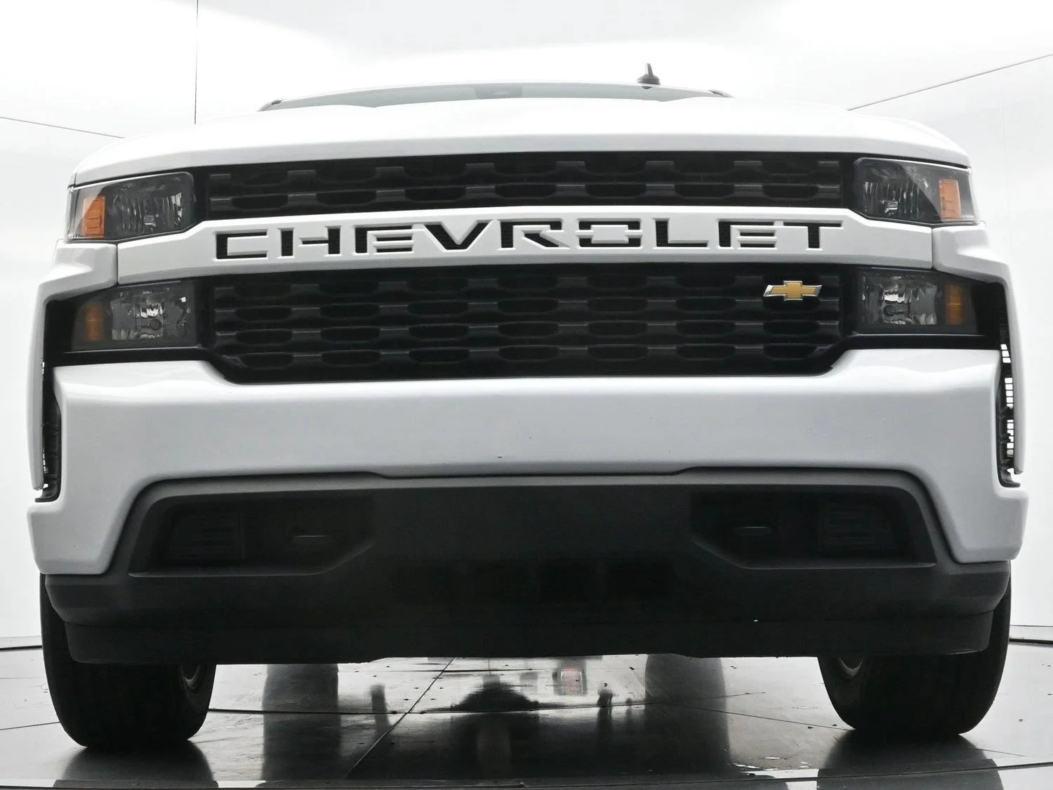 Used 2022 Summit White Chevrolet Custom image 42