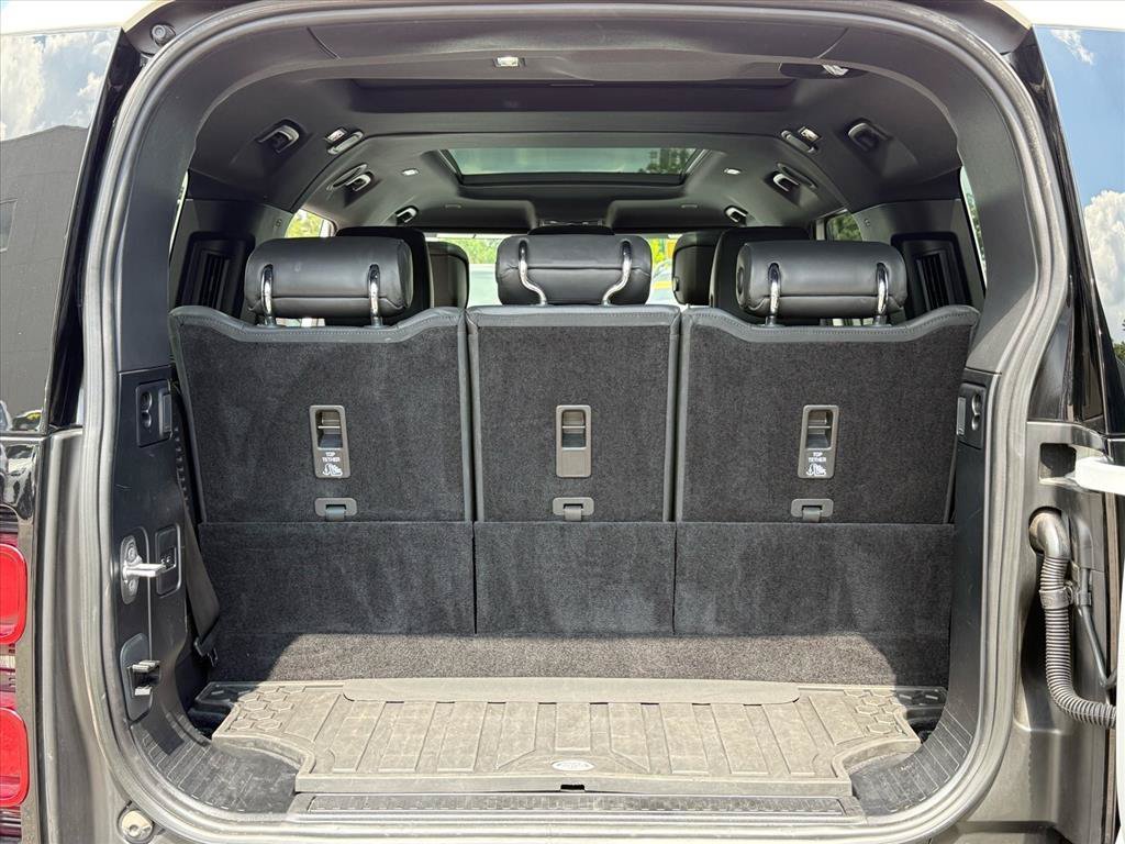 Certified Used 2023 Santorini_black Land Rover X-Dynamic SE image 14