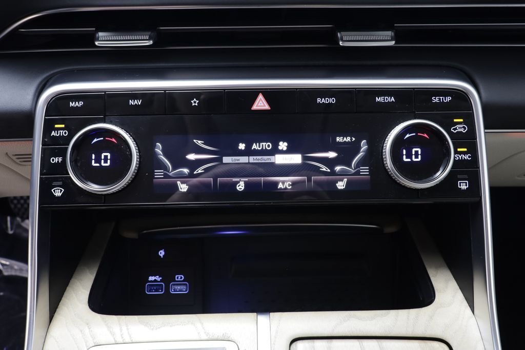Used 2024 White Genesis 2.5T image 12