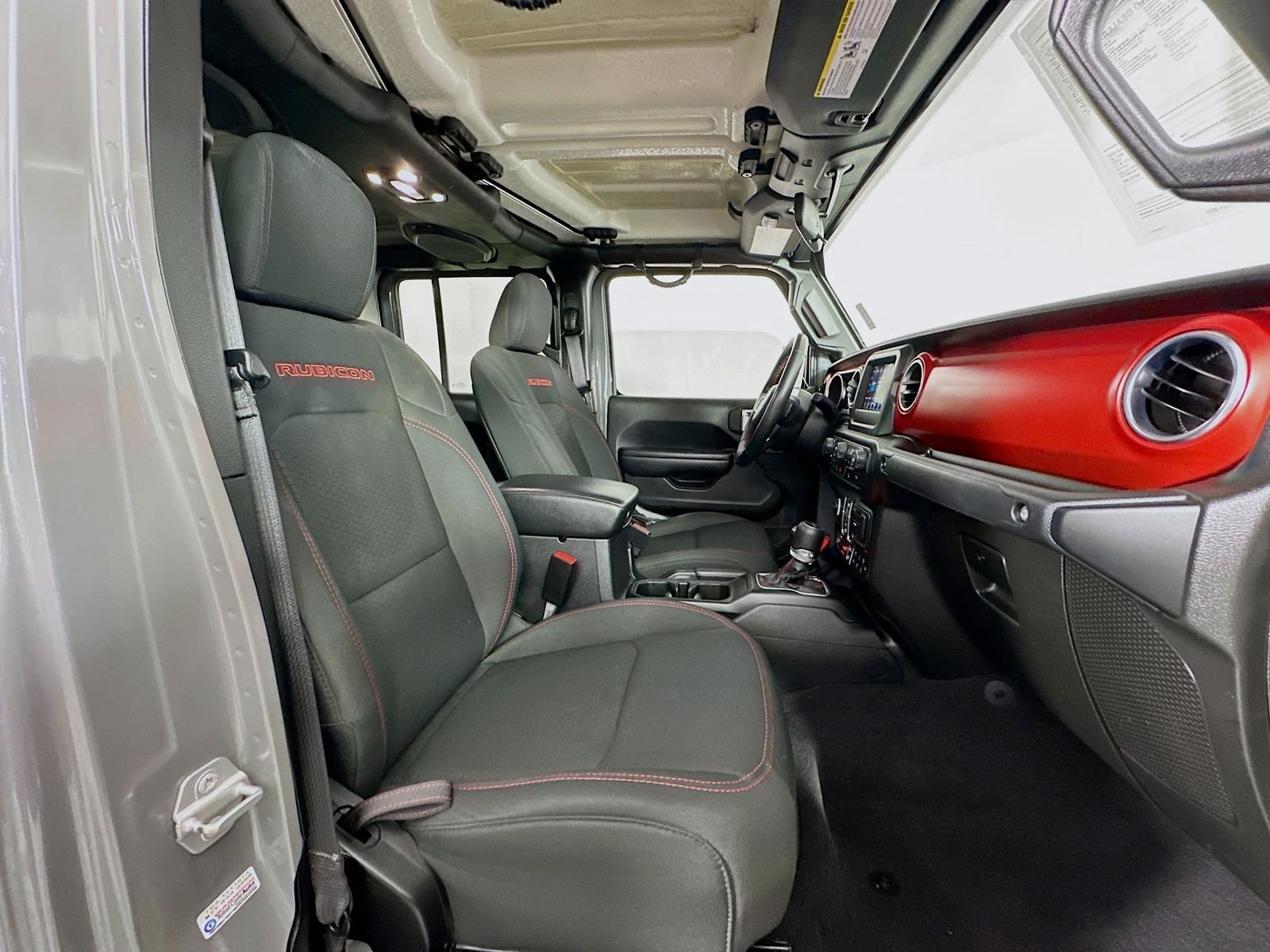 Used 2021 Sting-Gray Clearcoat Jeep Rubicon image 28