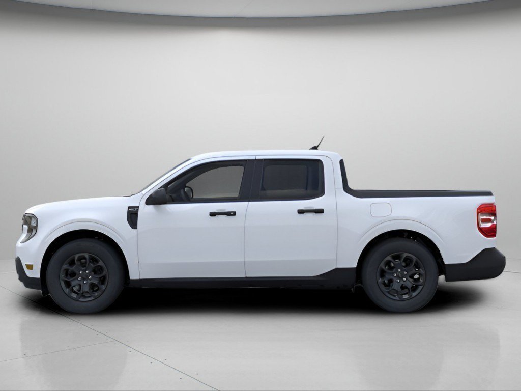 New 2026 Oxford White Ford XLT image 3